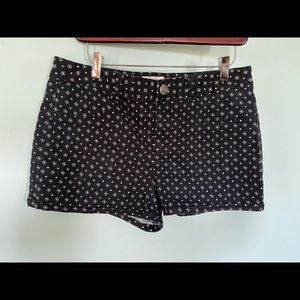 Juniors black print shorts